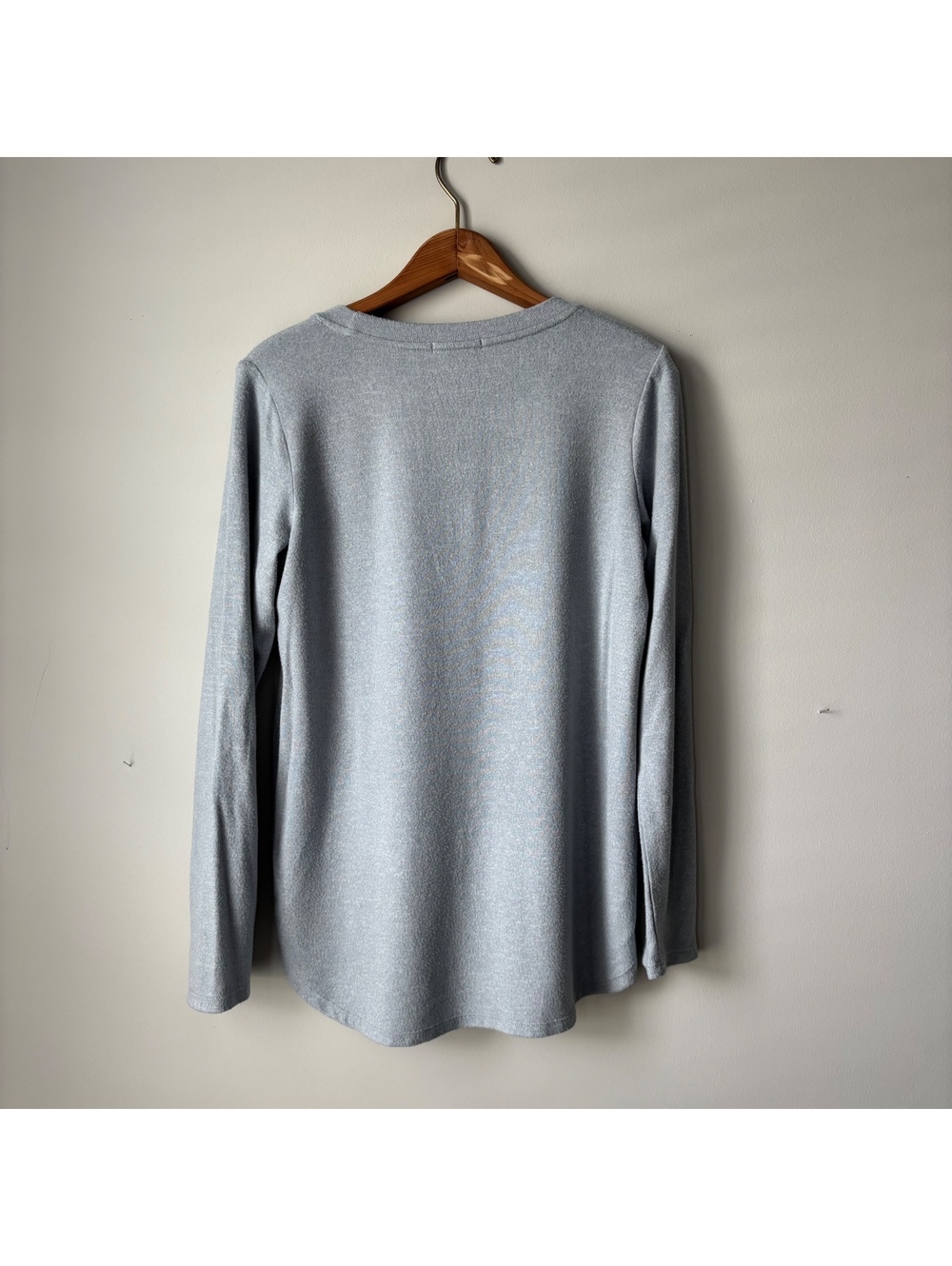 Matty M Long Sleeve Top Women's Small Gray Soft Knit Curved Hem Tunic Crew - Picture 3 of 3